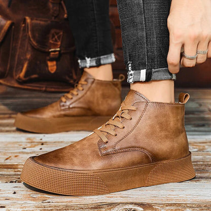 Robust Men’s Leather Boots – Durable & Timeless