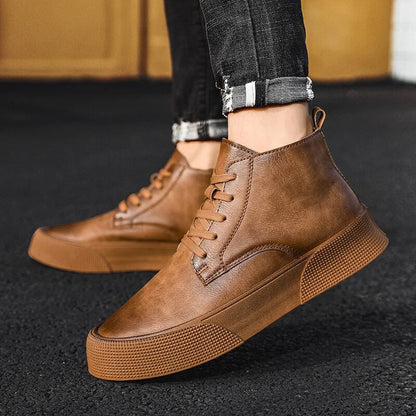 Robust Men’s Leather Boots – Durable & Timeless