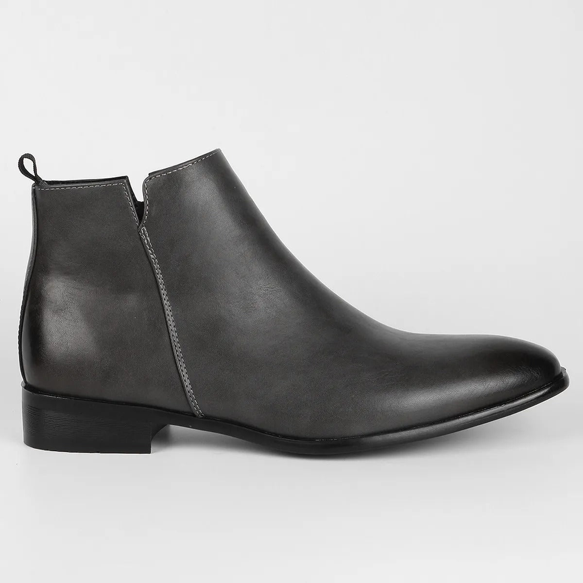 Vintage Leather Men’s Ankle Boots – Classic Appeal
