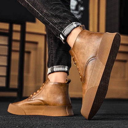 Robust Men’s Leather Boots – Durable & Timeless