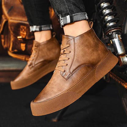 Robust Men’s Leather Boots – Durable & Timeless