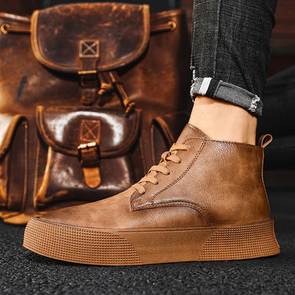 Robust Men’s Leather Boots – Durable & Timeless