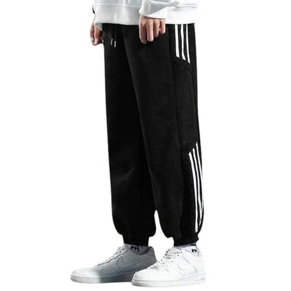 Men’s fleece-lined jogger trousers – relaxed fit with striped street style detail