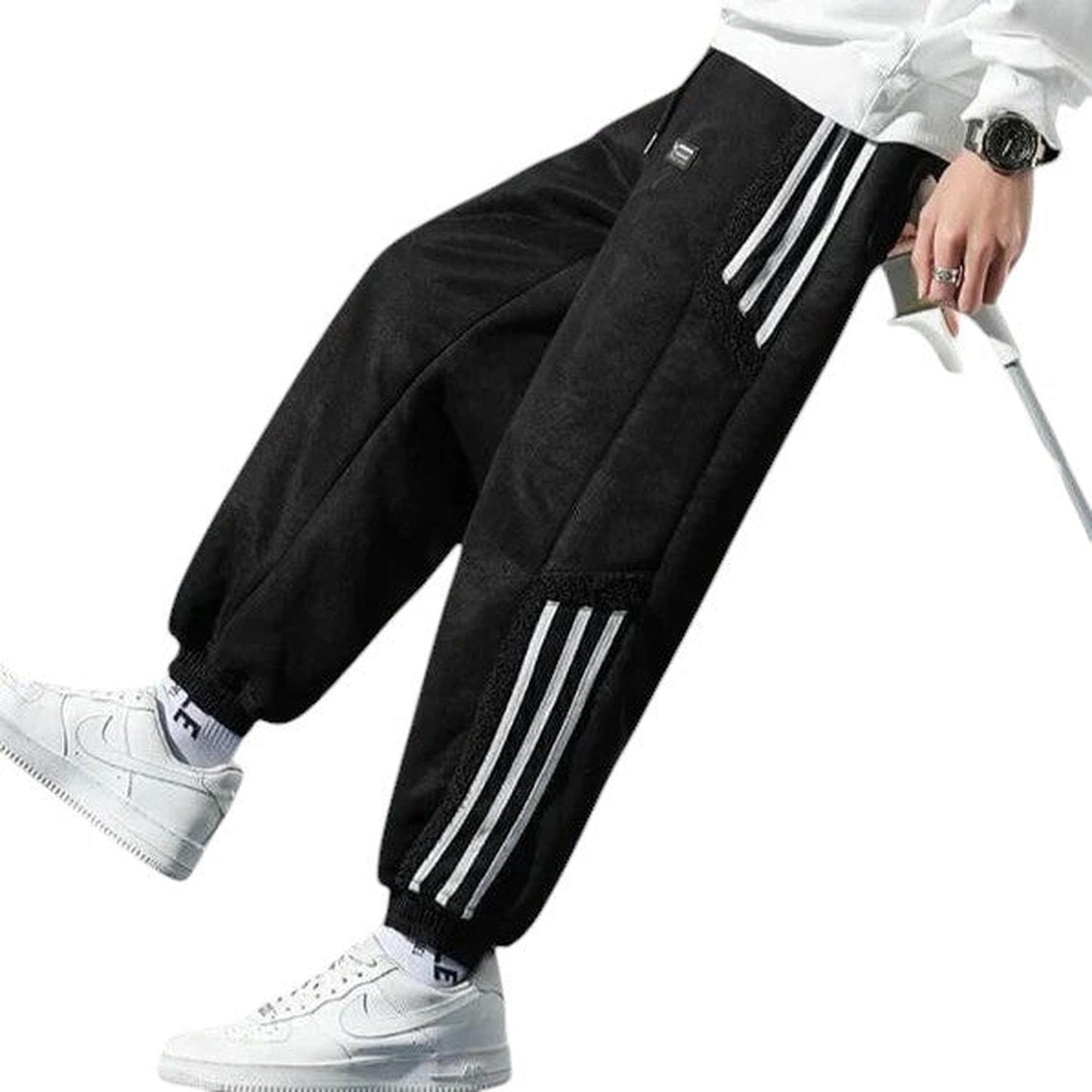 Men’s fleece-lined jogger trousers – relaxed fit with striped street style detail