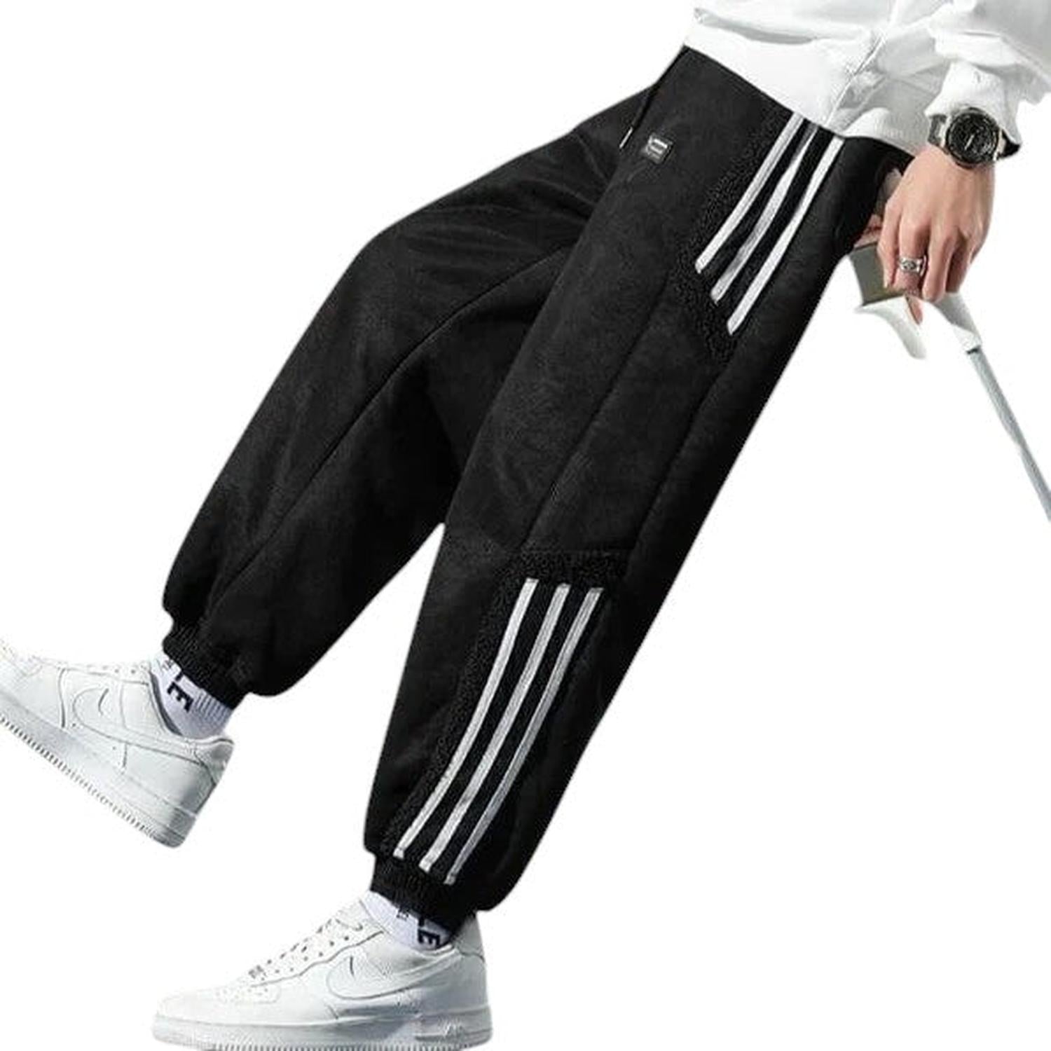 Men’s fleece-lined jogger trousers – relaxed fit with striped street style detail